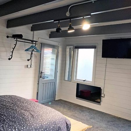 Cosy, Self-Contained Garden Room In City Centre! Hereford Esterno foto