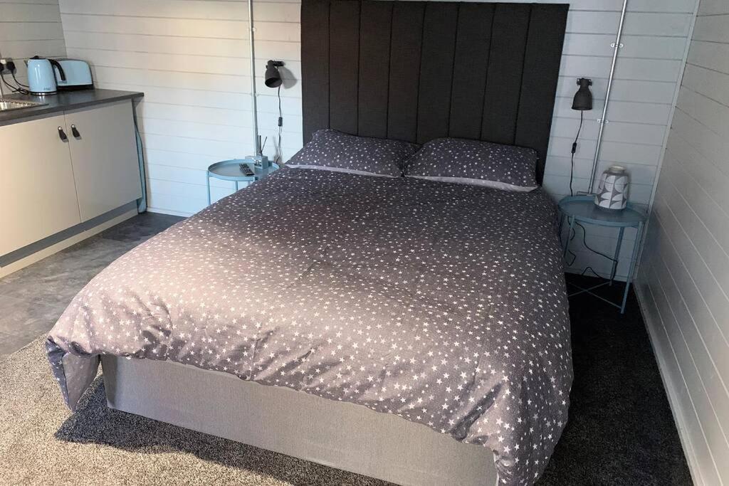 Cosy, Self-Contained Garden Room In City Centre! Hereford Esterno foto