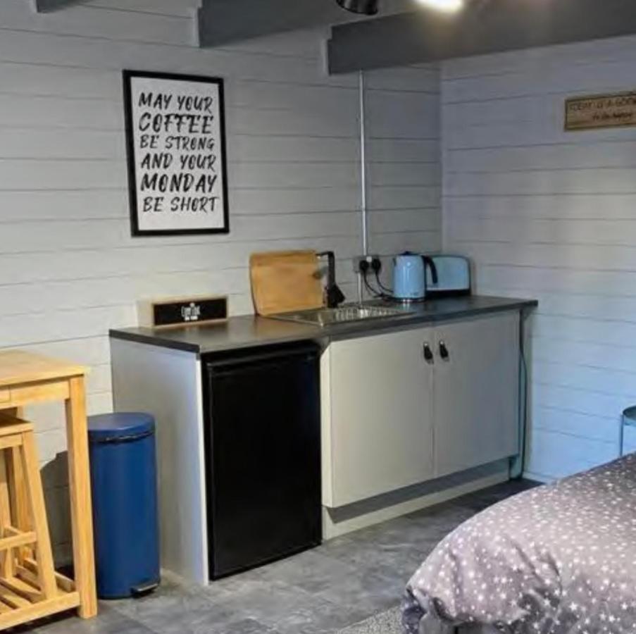 Cosy, Self-Contained Garden Room In City Centre! Hereford Esterno foto